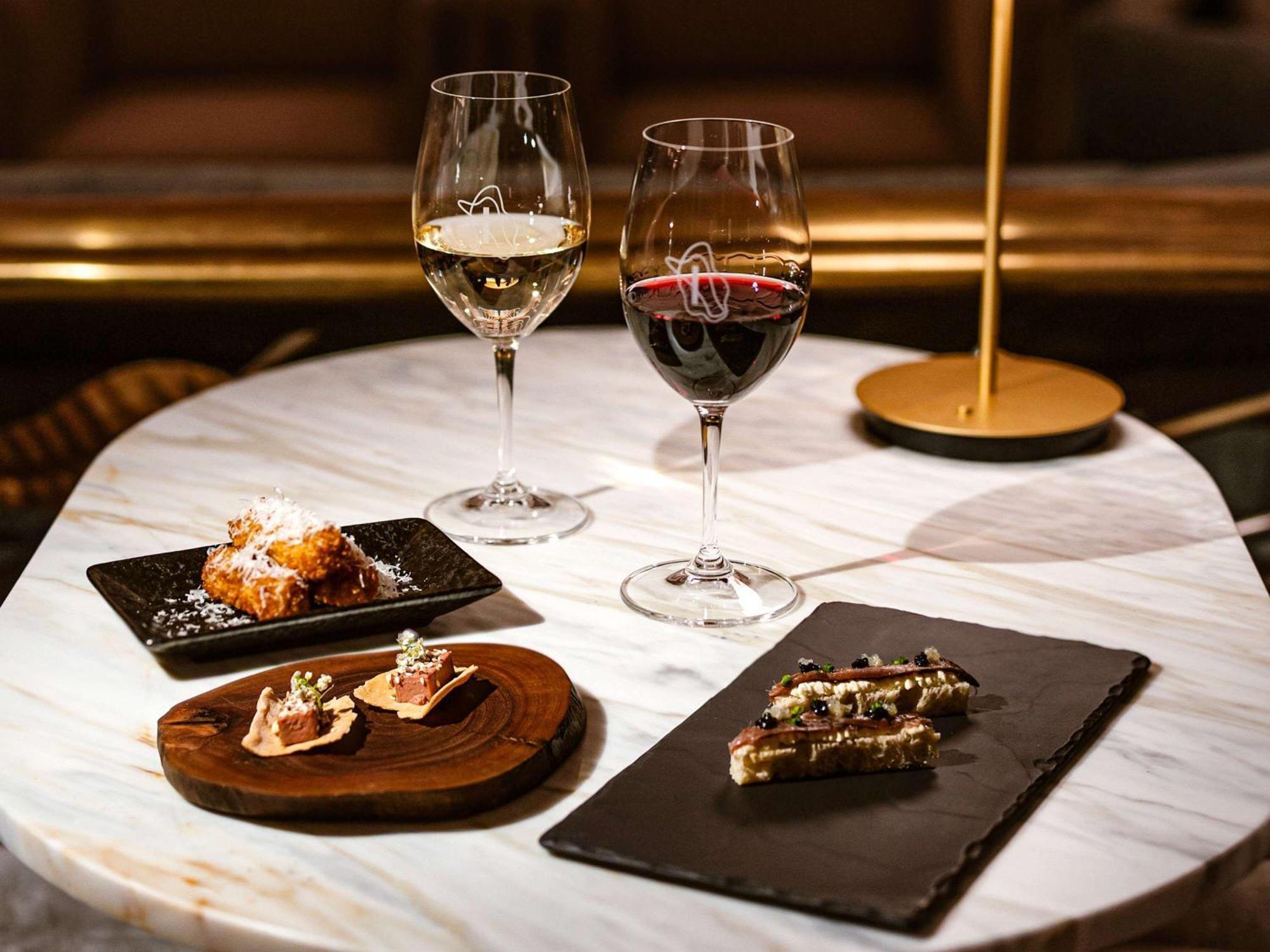 The Playford Adelaide - Mgallery Kültér fotó Wine and tapas