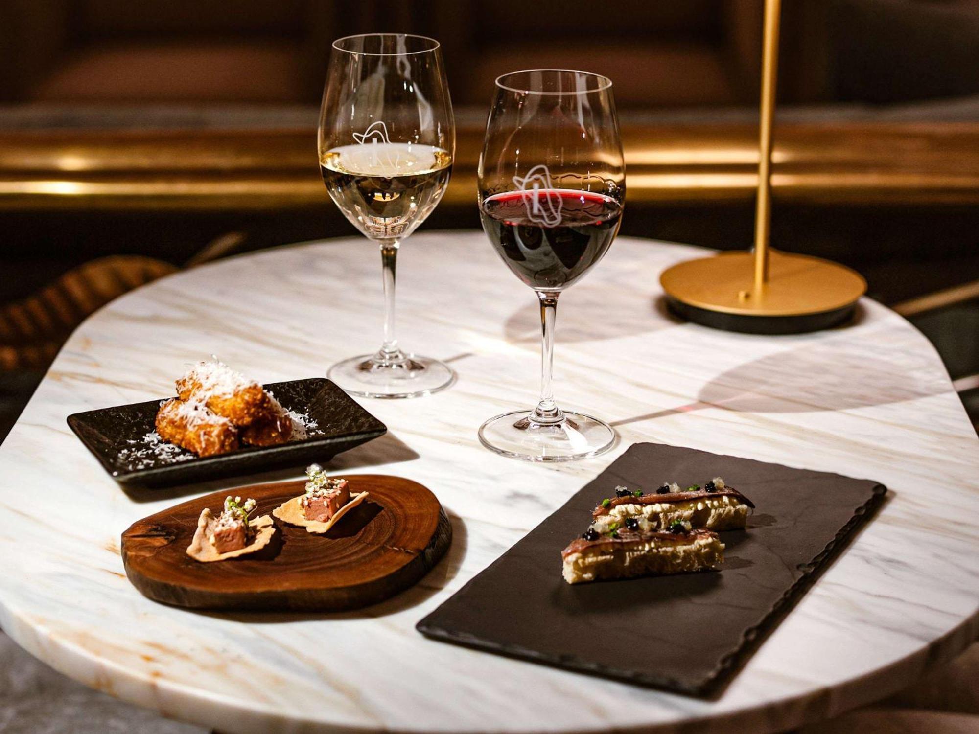The Playford Adelaide - Mgallery Kültér fotó Wine and tapas